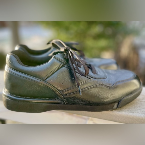 Rockport - Prowalker M7100 Black Leather Active Walking Sneakers - Size 8 - Picture 2 of 8